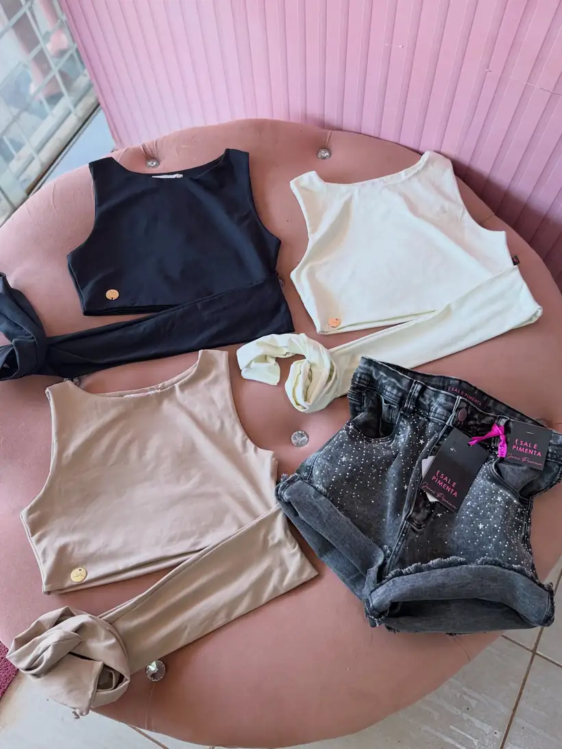 Shorts Estrelado Cinza