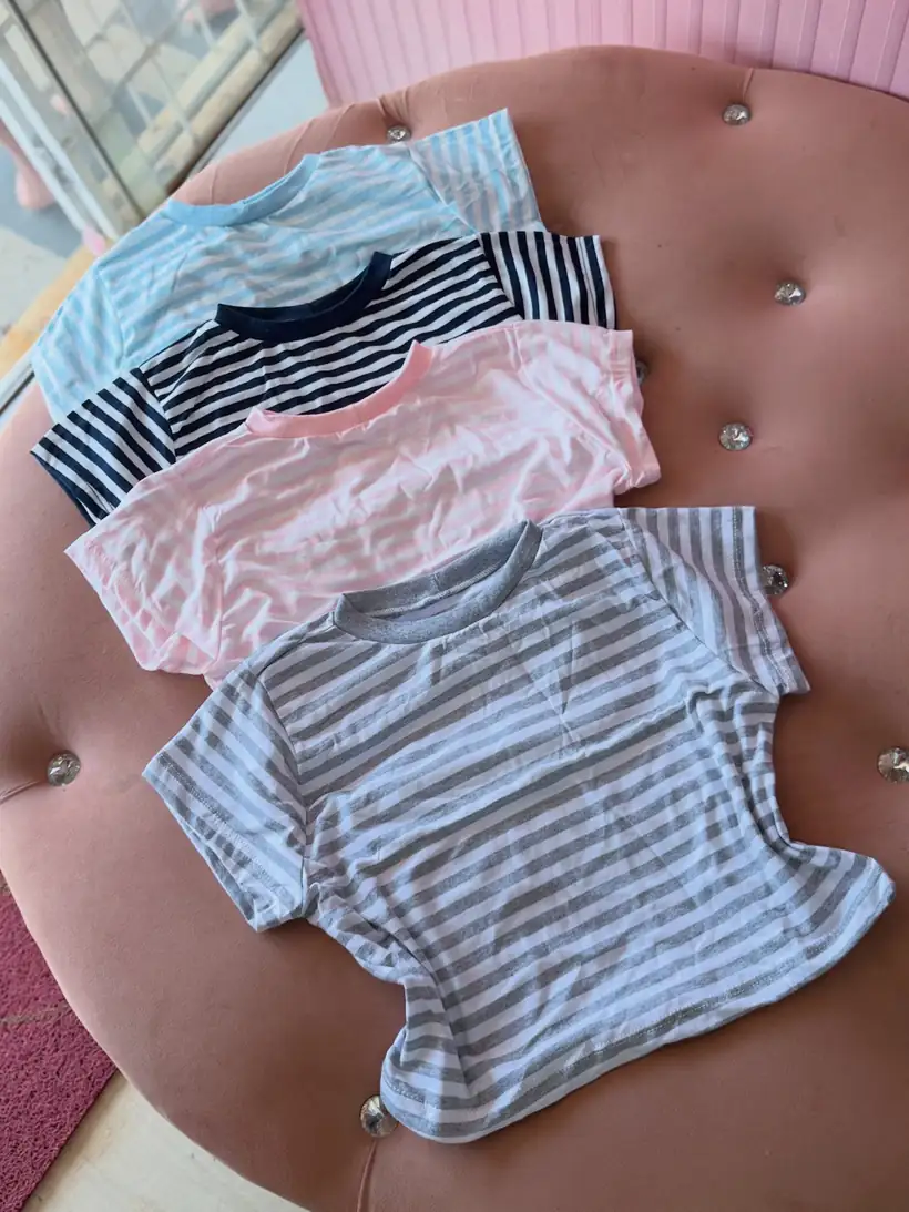 Blusa Listrada Cinza